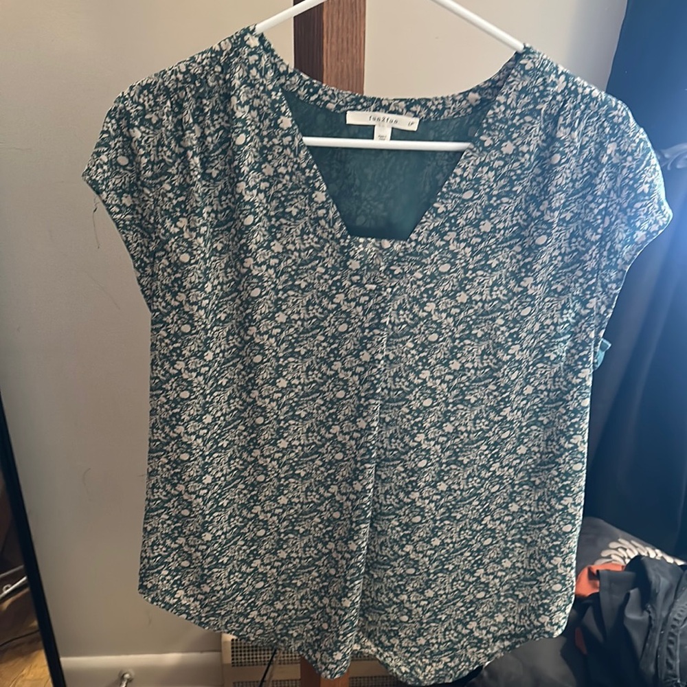Women’s short sleeved green print blouse